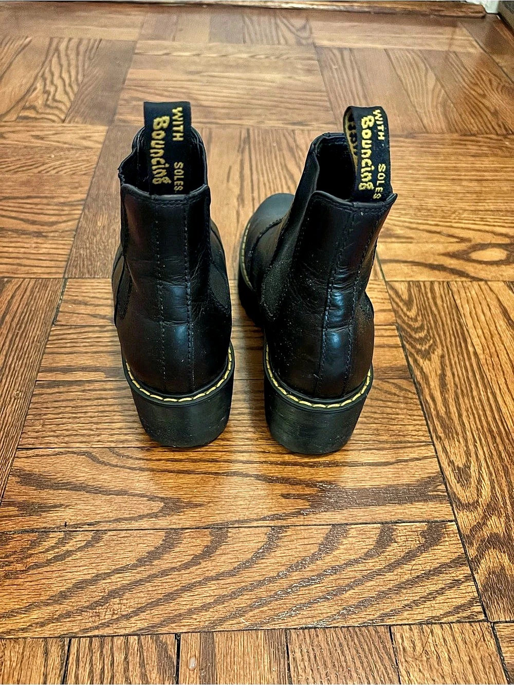 Dr. Martens 2976 Chelsea Ankle Boots Black US 5.5